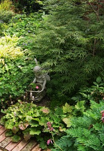 tiarella-statue